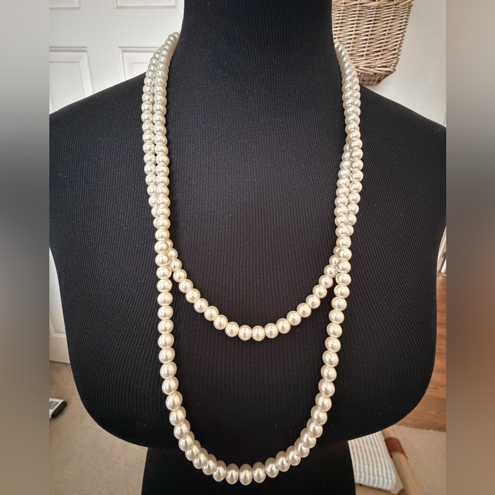 Elegant faux Pearl Necklace - Picture 4 of 4
